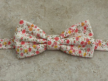 Charger l'image dans la galerie, Nœud papillon à fleurs esprit liberty