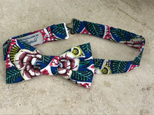 Charger l'image dans la galerie, Nœud papillon wax à fleurs colorées
