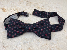 Charger l'image dans la galerie, Nœud papillon en soie marine et rouge