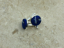 Charger l&#39;image dans la galerie, Boutons de manchette cabochon soie dauphin  bleu
