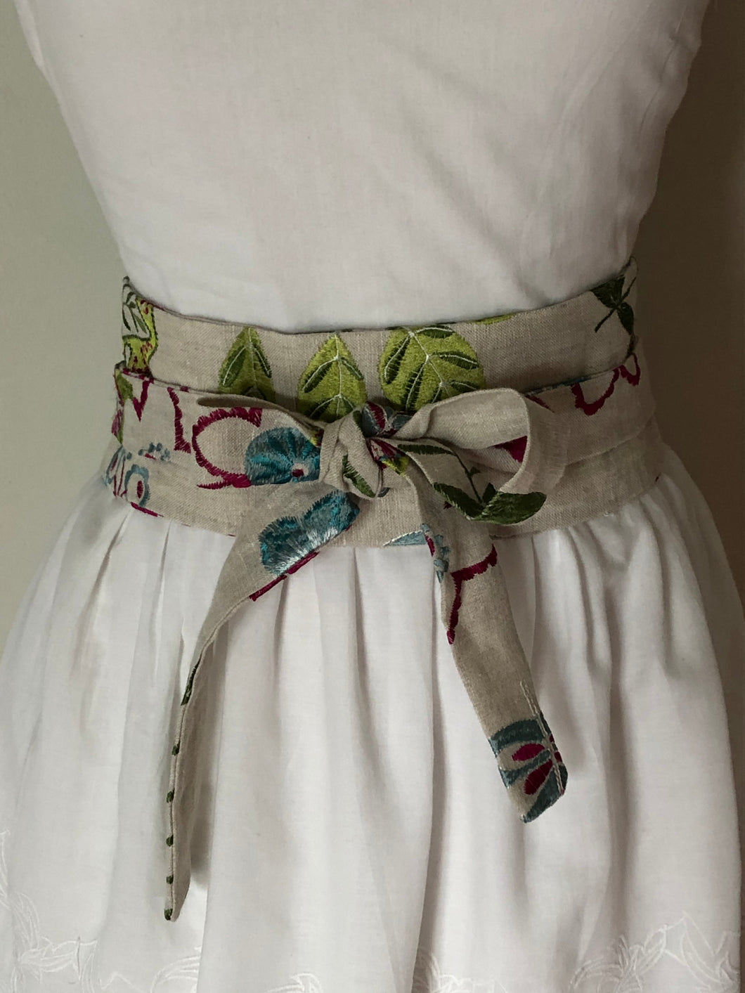 Ceinture toile brodée